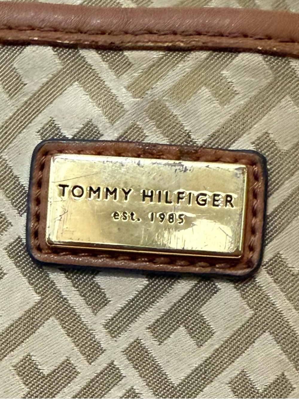 Tommy Hilfiger Crossbody Shoulder Bag Beige Tan Monogram Canvas Brown Strap Y2K - Picture 13 of 16